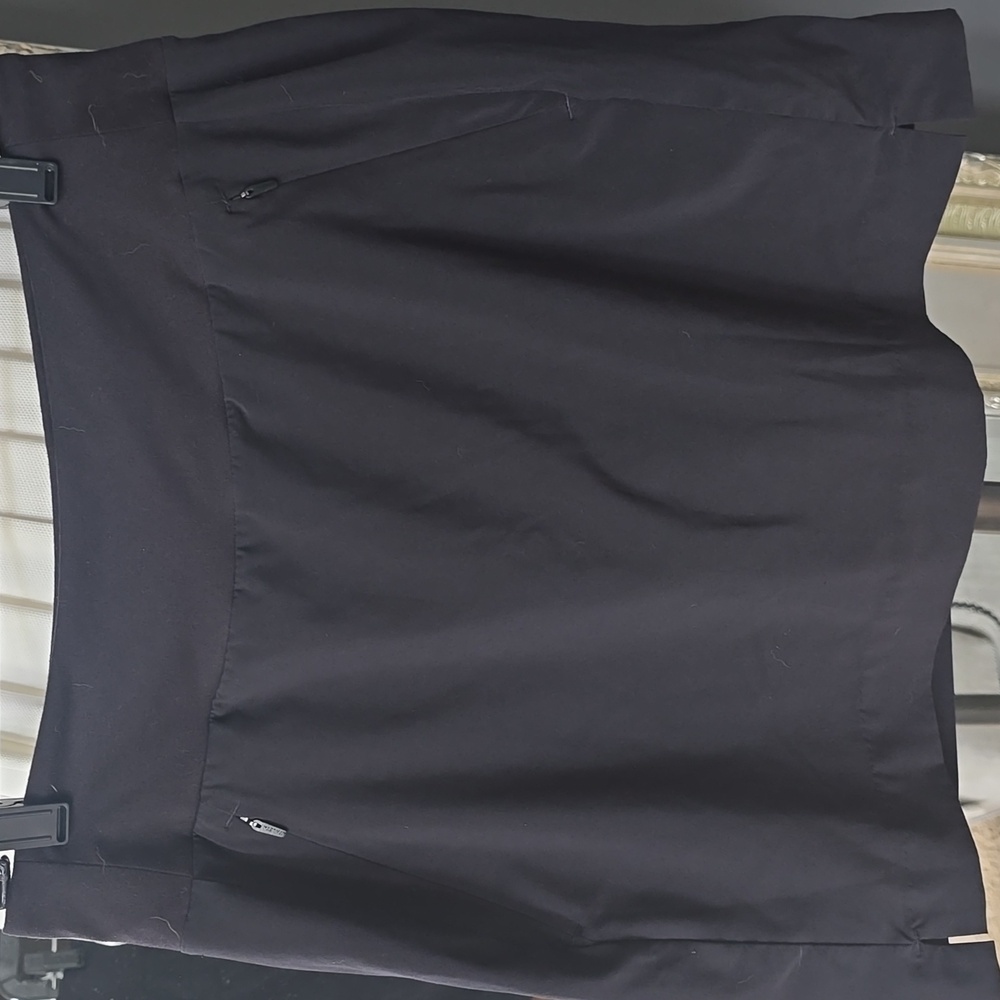 Athleta SOHO Skirt Black with Zipper Pockets Sz 4
